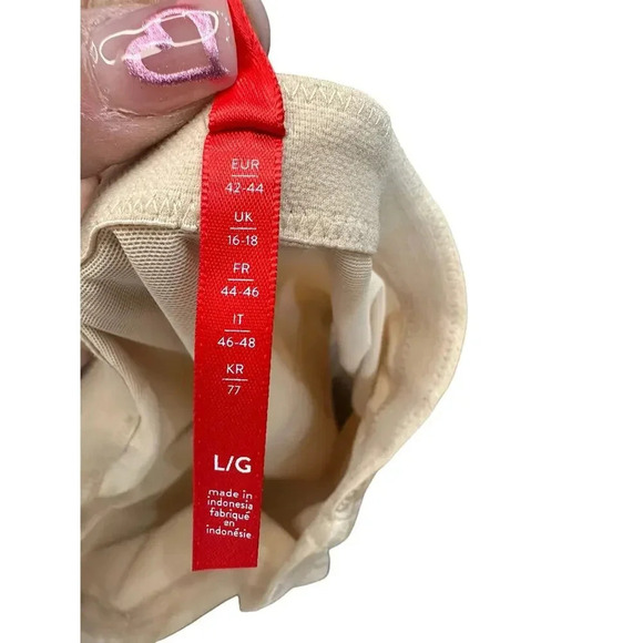 Spanx Waist Cincher Medium Support 10087R
Soft Nude Size Large - Picture 10 of 10